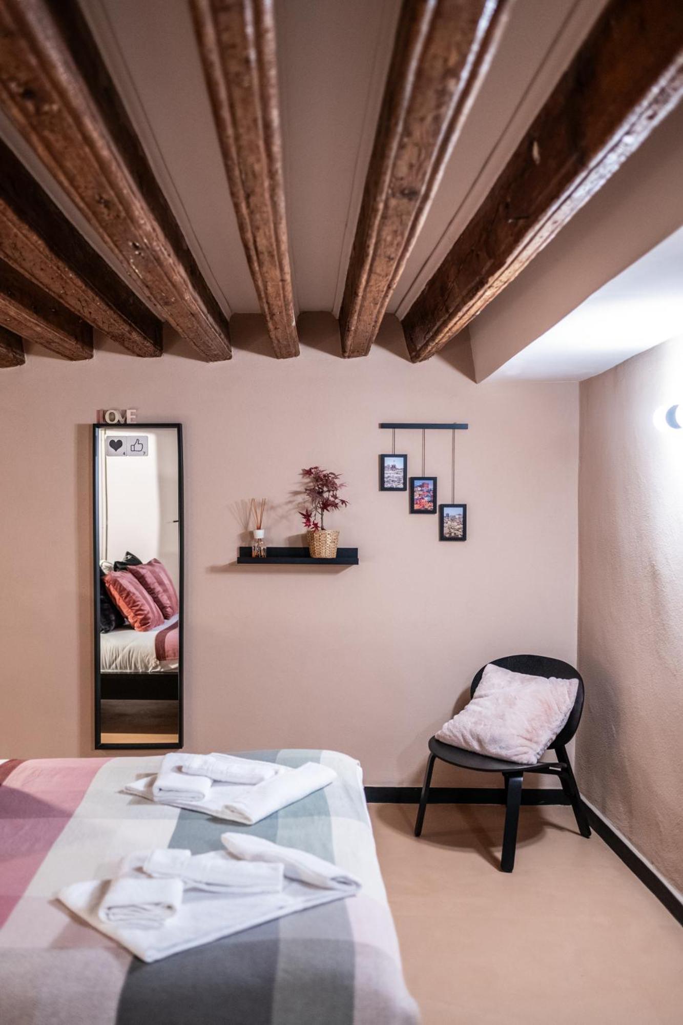 Giano Host - San Bernardo Apartment Genoa Luaran gambar