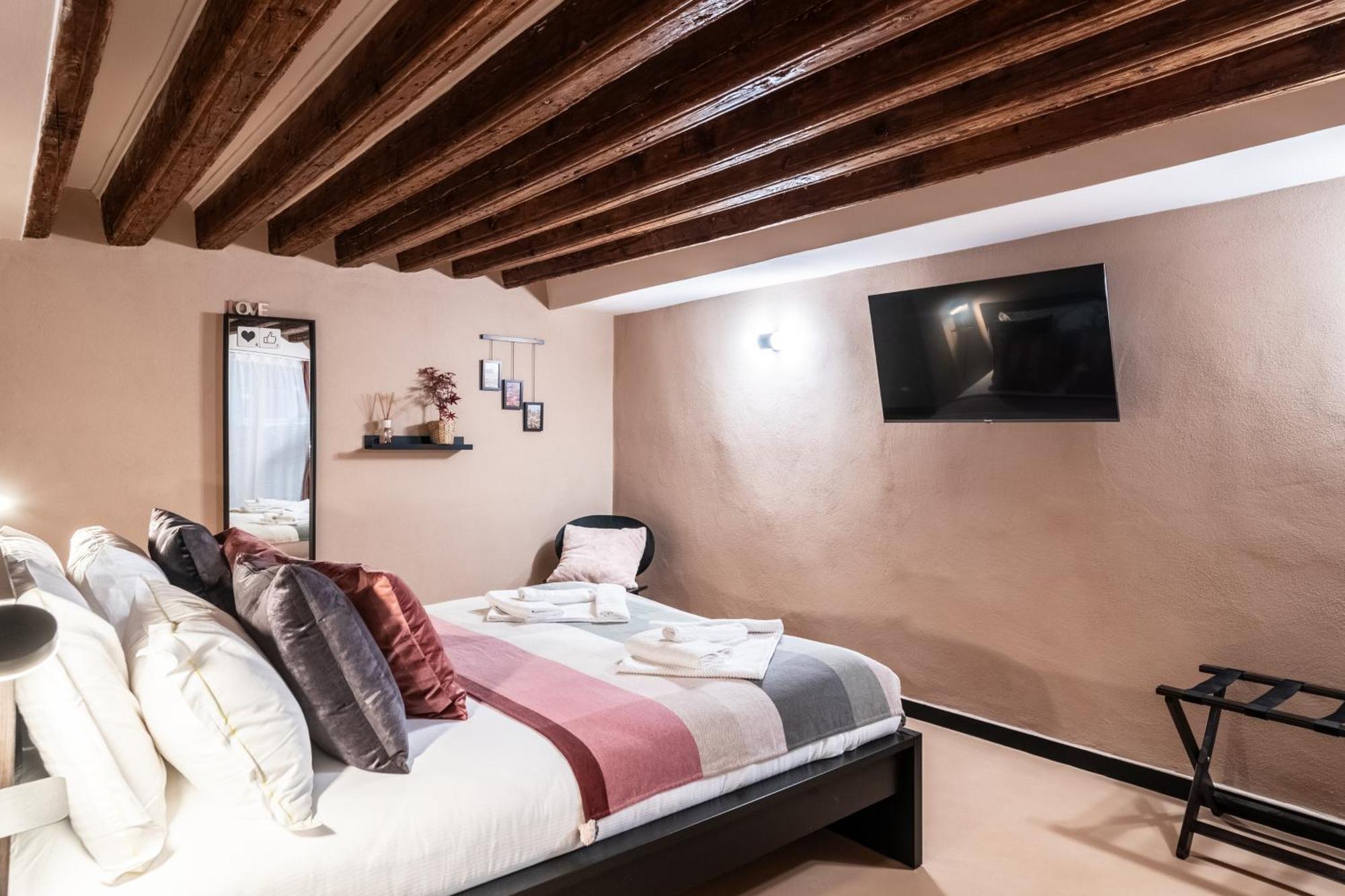 Giano Host - San Bernardo Apartment Genoa Luaran gambar